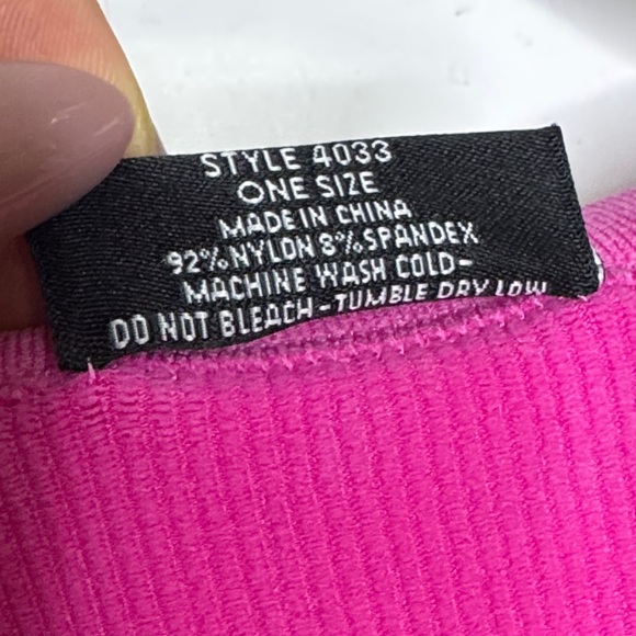 ✨ DYNAMIC Ribbed Stretch Crop Tank – Fuchsia Pink NWOT One Size - Picture 3 of 4